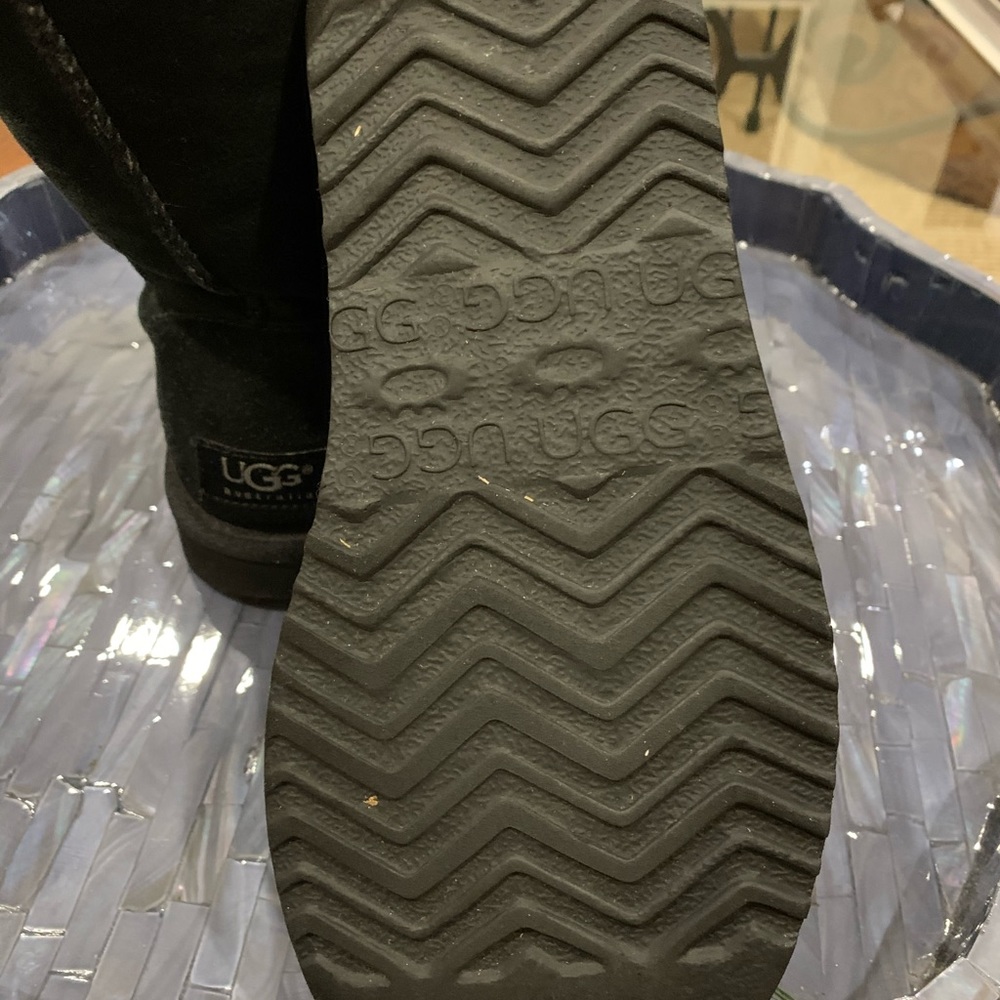 Classic Uggs - image 4